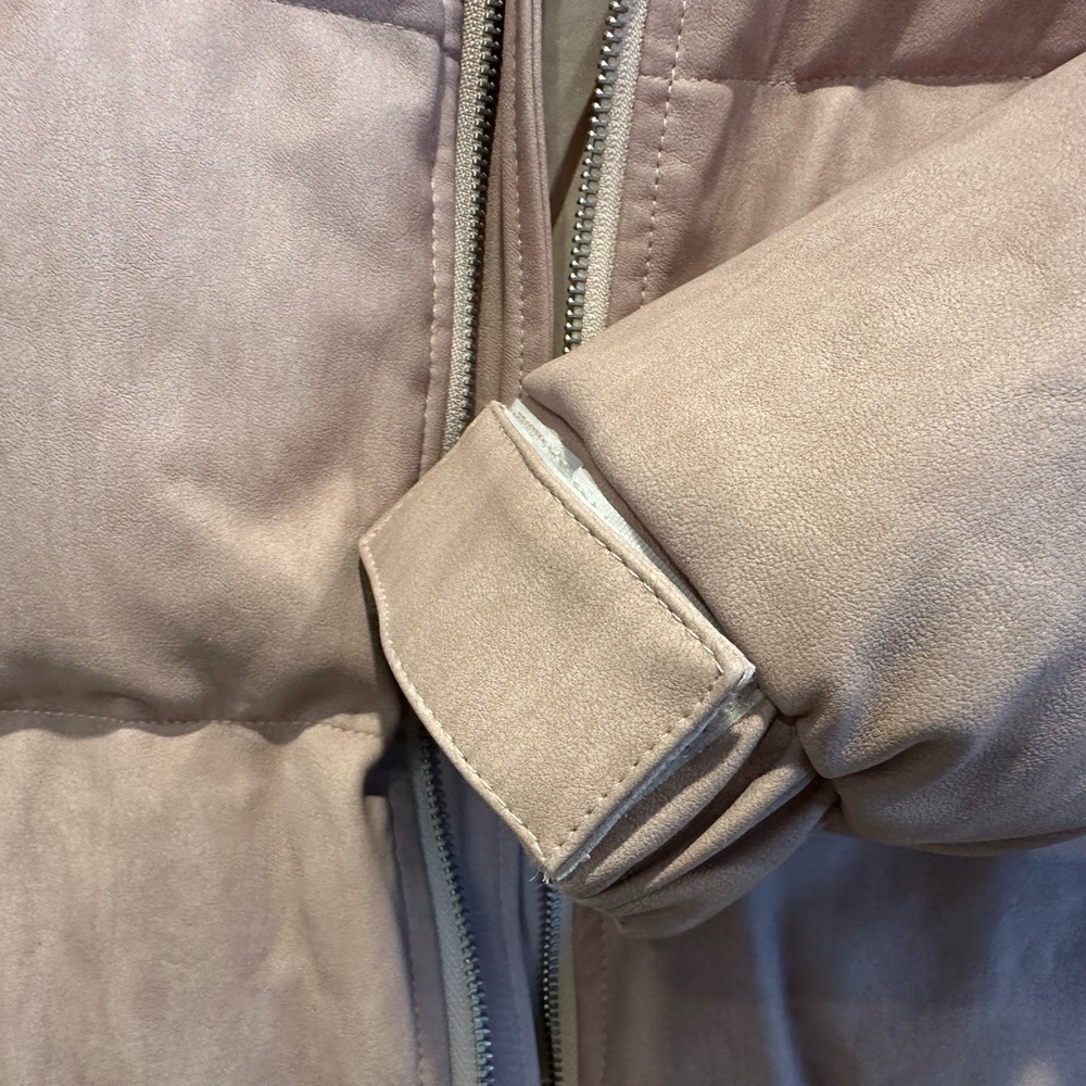 LG Women's Puffer Jacket - Light Pink - Picture 11 of 12